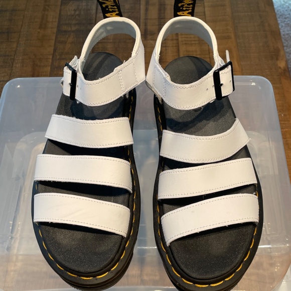 Doc Martens BLAIRE HYDRO LEATHER STRAP SANDALS NEW WITHOUT TAGS - Picture 2 of 5